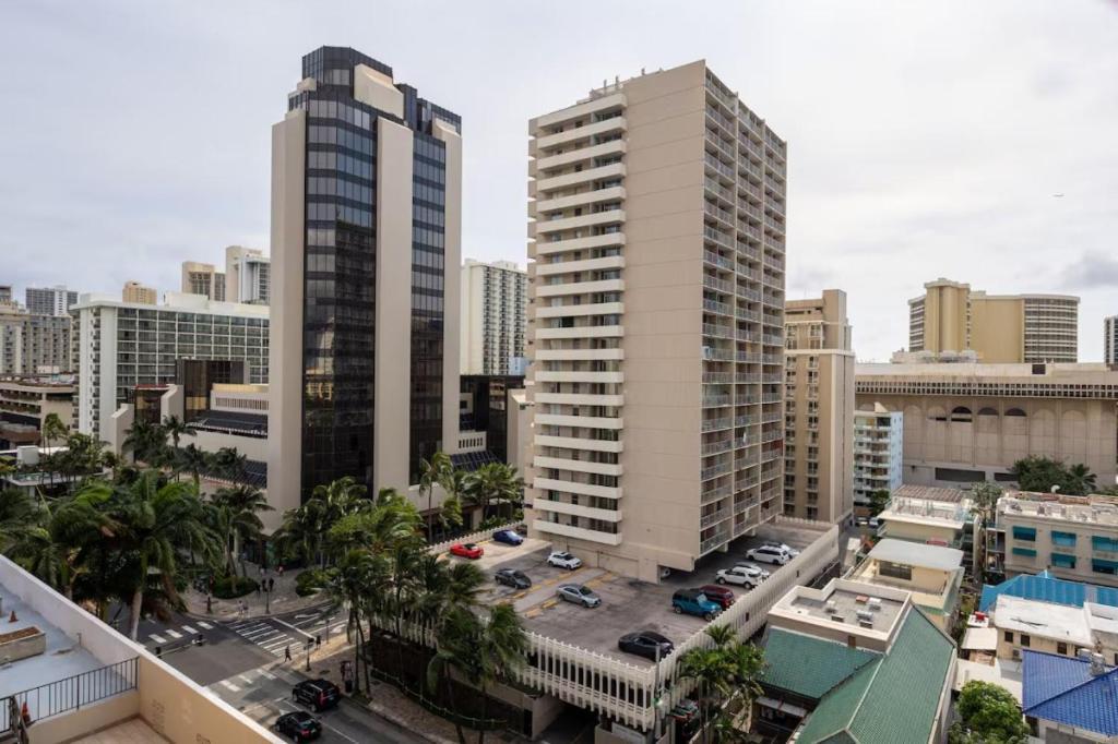 Heart Of Waikiki,1Bdrm,Free Parking, Wifi,No Resort Fees,Youtube,Netflix ! هونولولو المظهر الخارجي الصورة